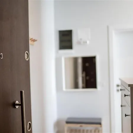 Appartement Vibrant 1-bdr Wpoolgym Near Airport Metro Istanboel